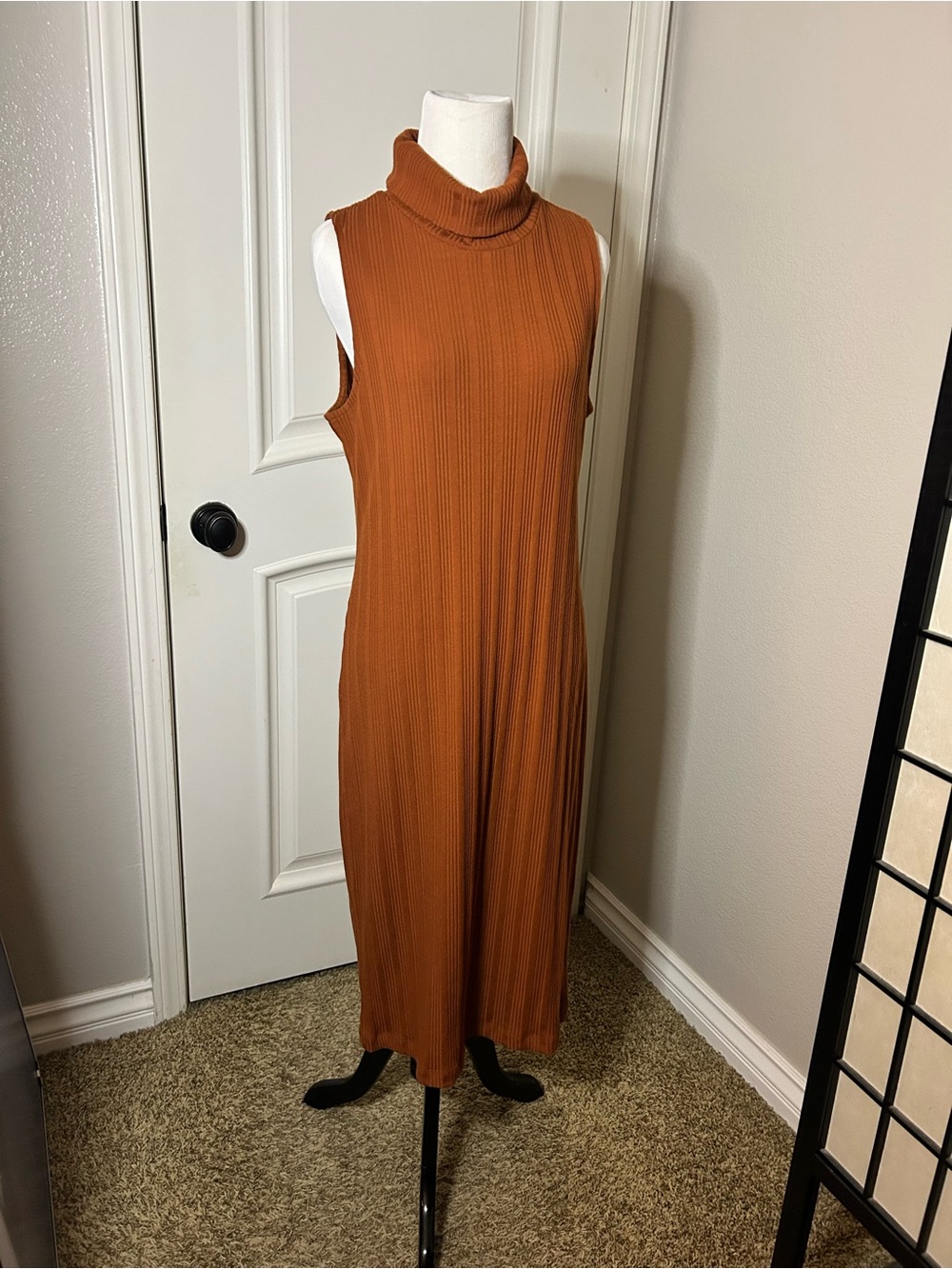 Nine West Sleeveless Ribbed Midi Dress in Rust